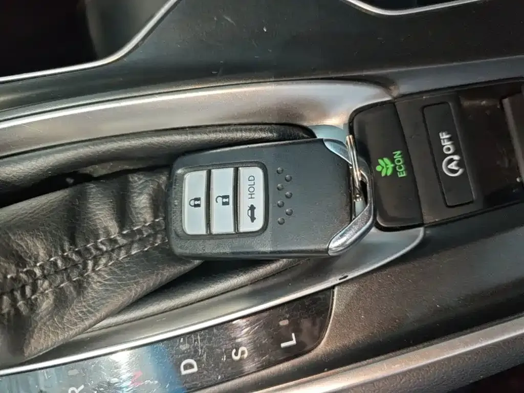 Honda Accord — фото 4