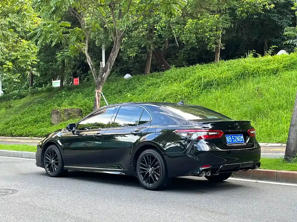 Toyota Camry — фото 8