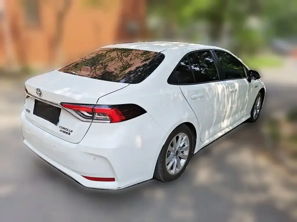 Toyota Corolla — фото 4