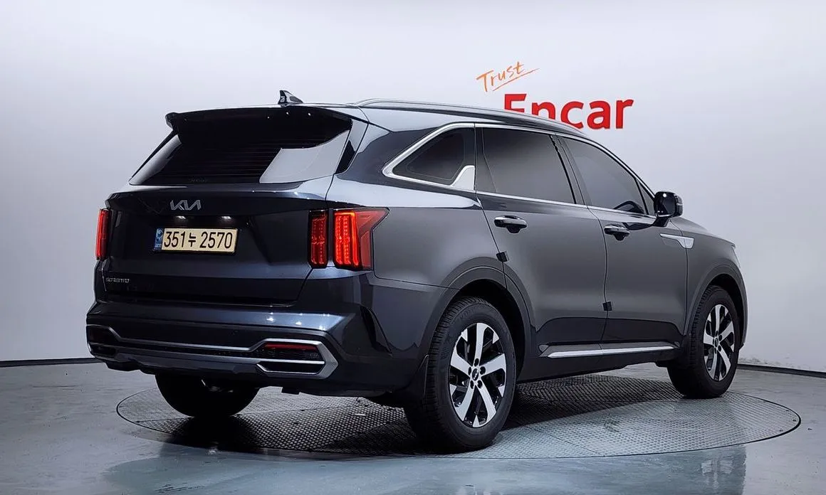 Kia Sorento — фото 8