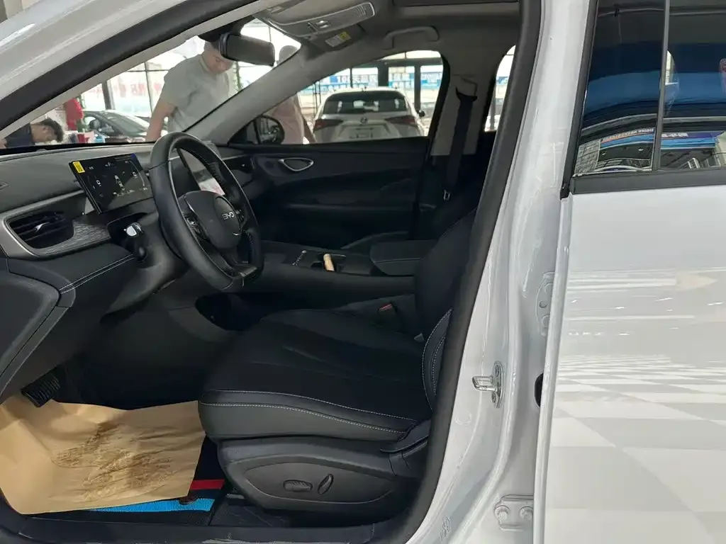 BYD Seal 05 DM-i — фото 9