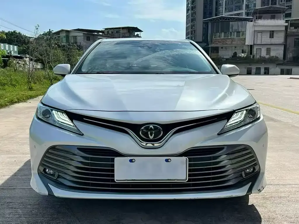 Toyota Camry — фото 4