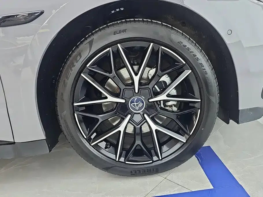 BYD Han — фото 8