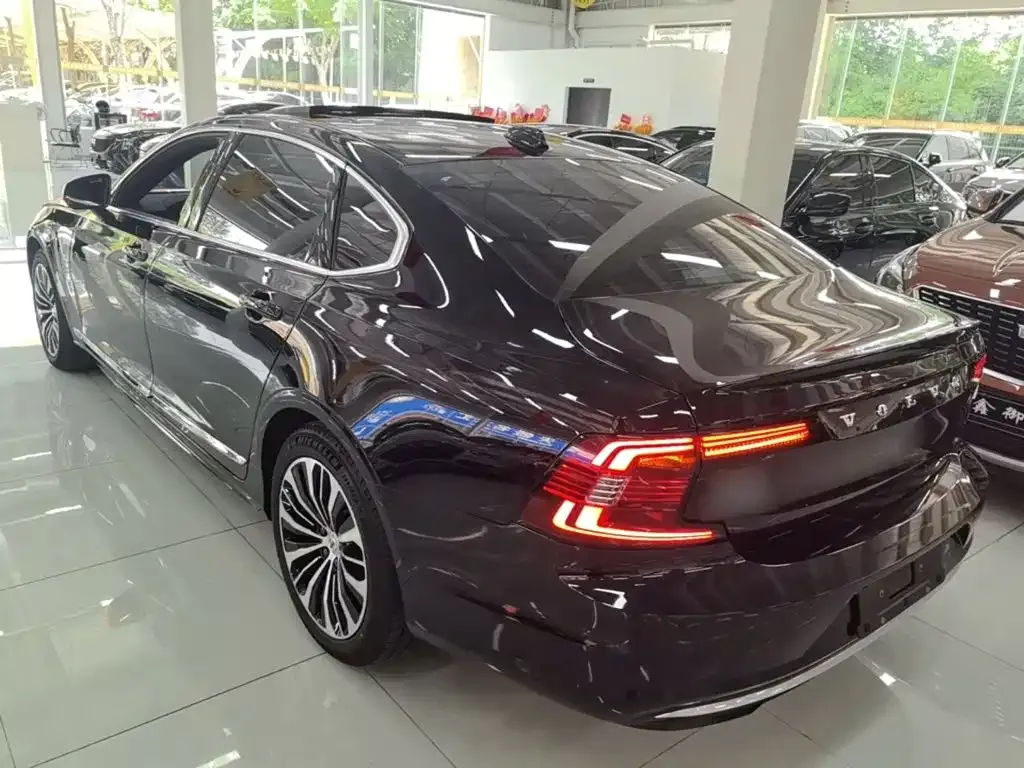 Volvo S90 — фото 9