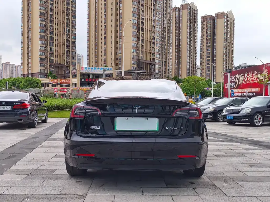 Tesla Model 3 — фото 4