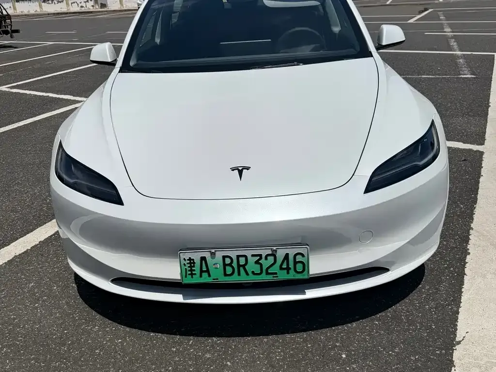 Tesla Model 3 — фото 3