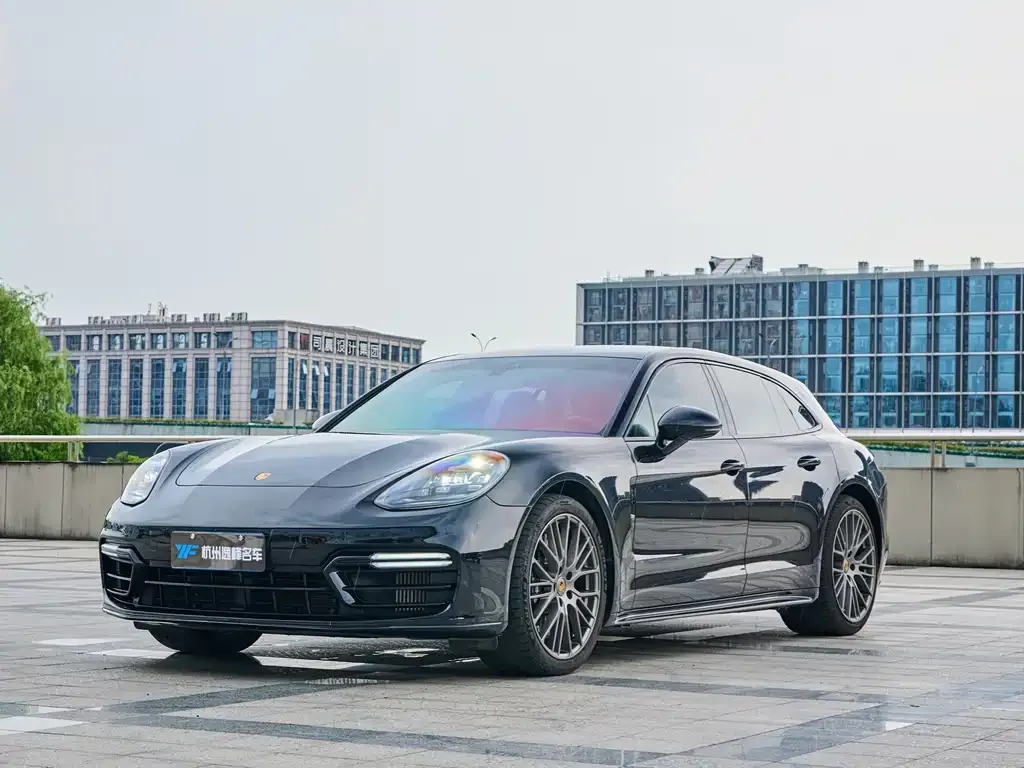 Porsche Panamera — фото 1