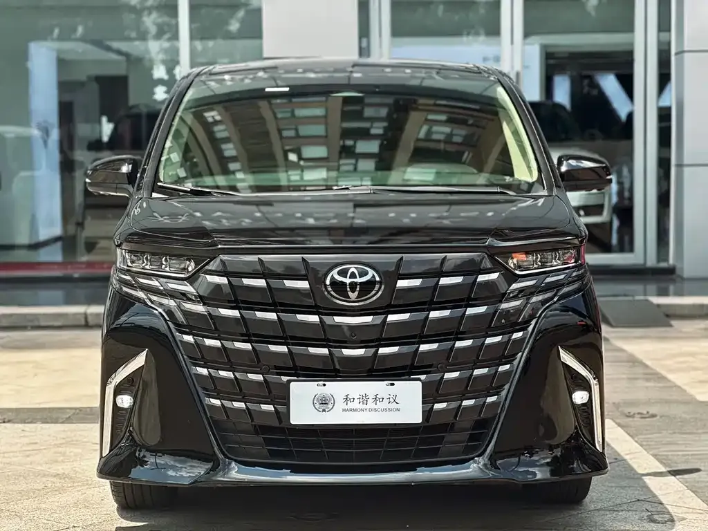 Toyota Alphard — фото 3