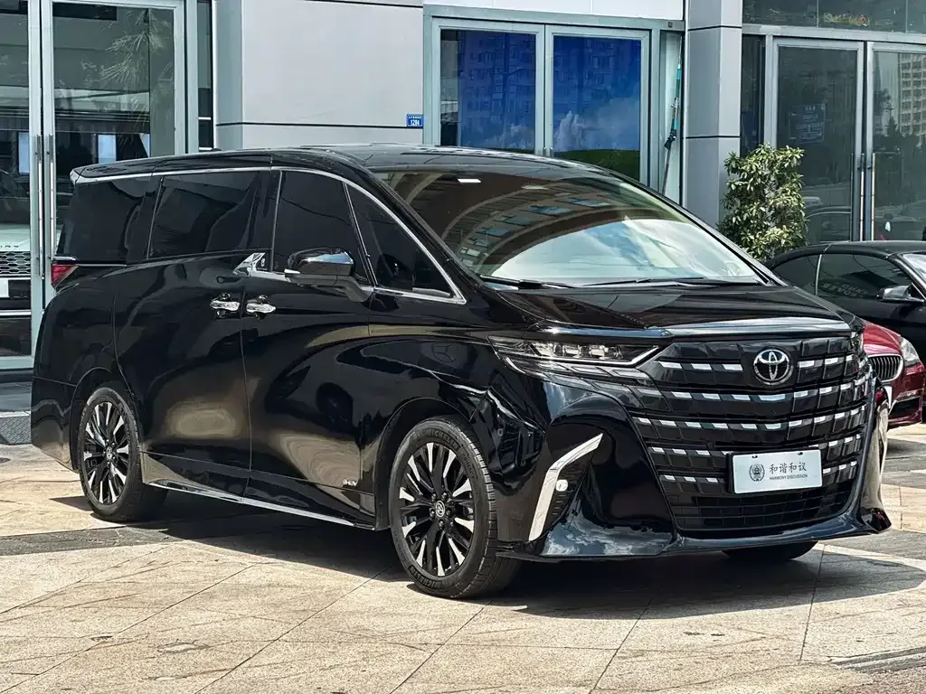 Toyota Alphard — фото 8