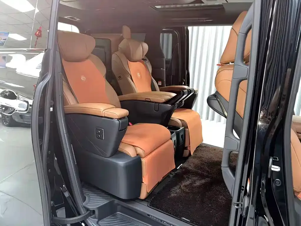 Toyota Vellfire — фото 4