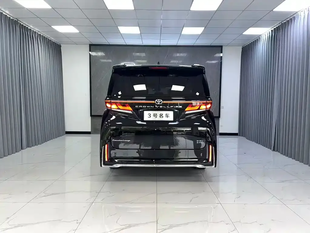 Toyota Vellfire — фото 10