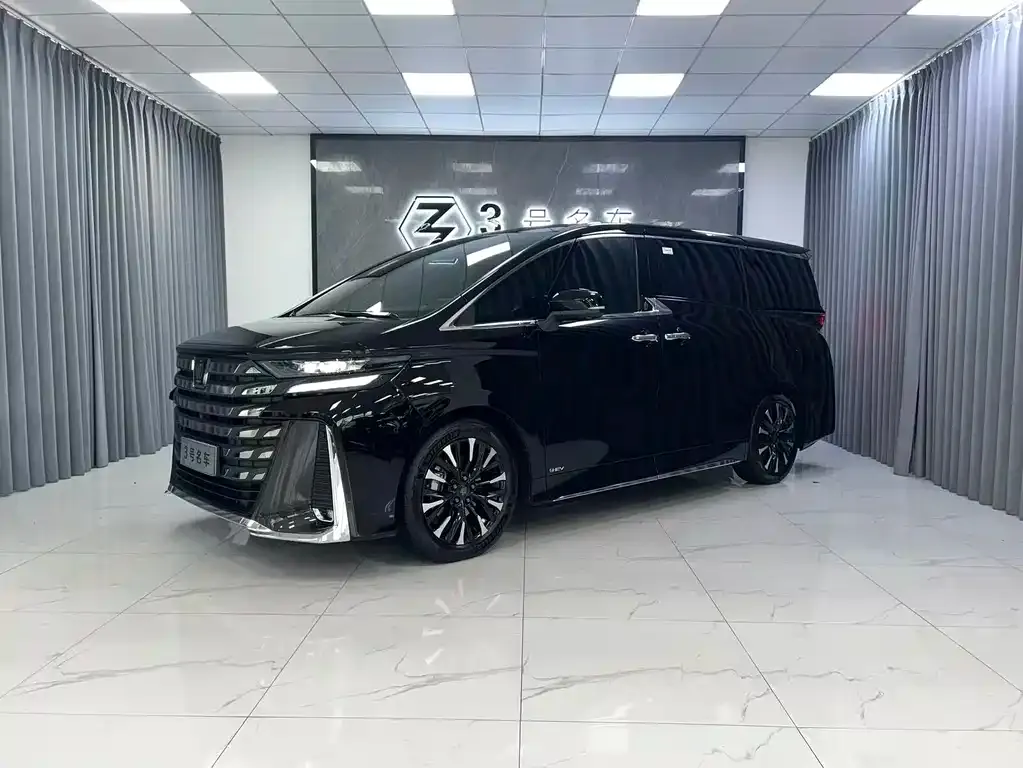 Toyota Vellfire — фото 9