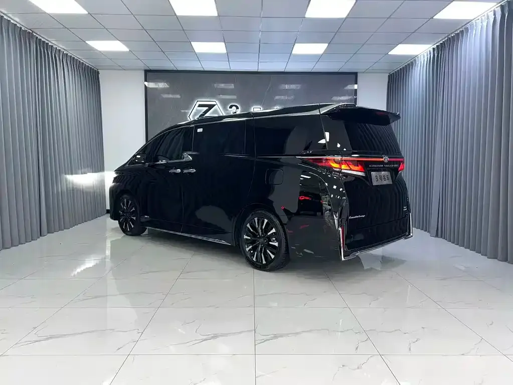 Toyota Vellfire — фото 6