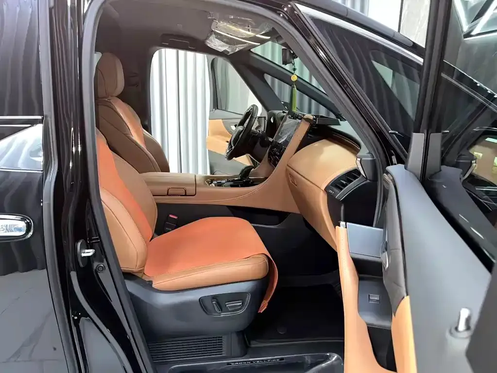Toyota Vellfire — фото 2