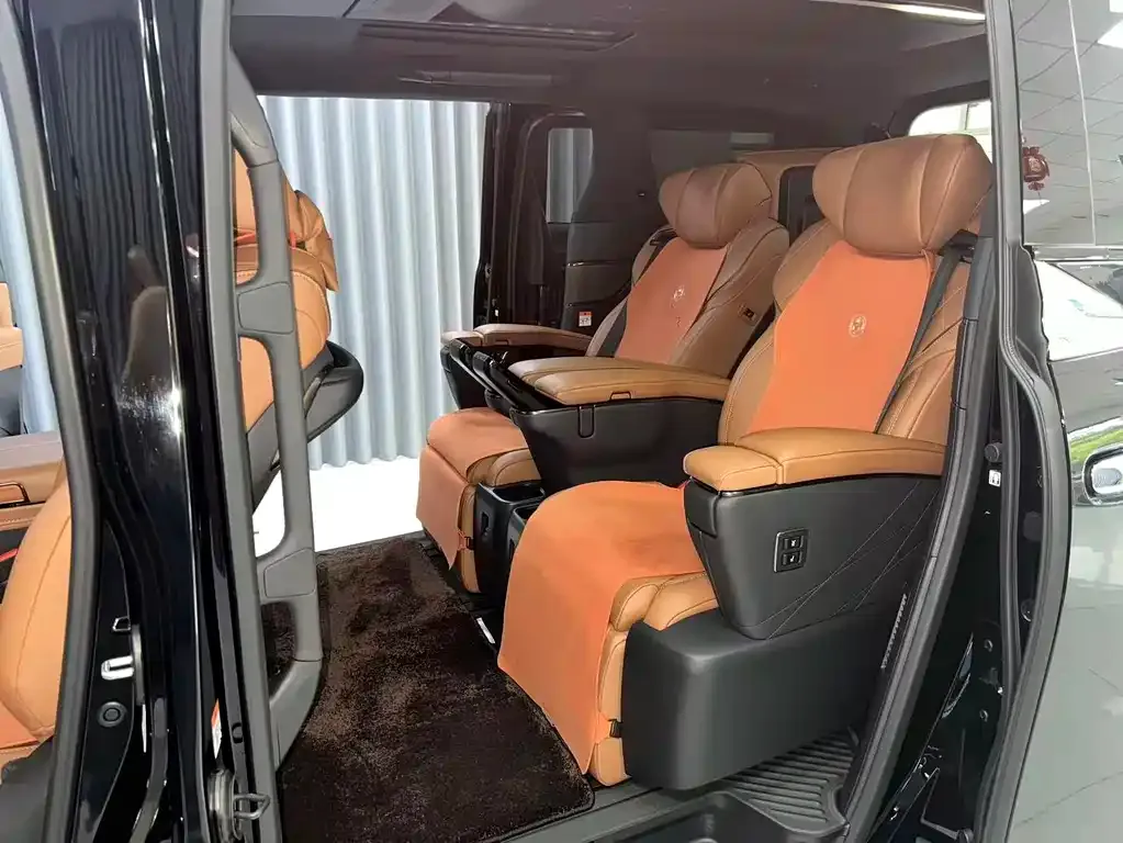 Toyota Vellfire — фото 5