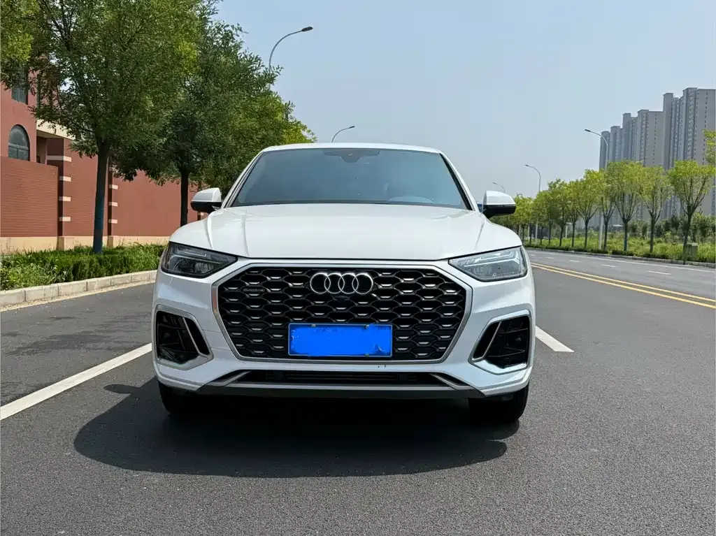 Audi Q5L Sportback — фото 8