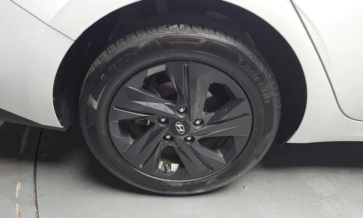Hyundai AVANTE 2023 из KR, фото 6