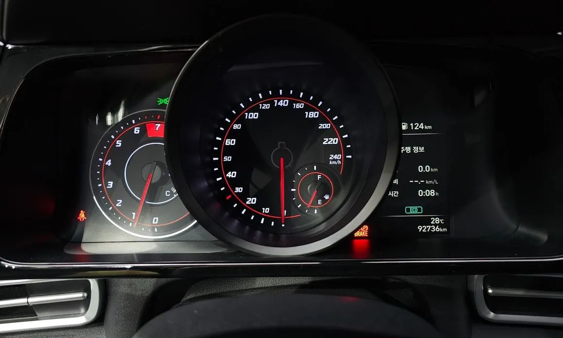 Hyundai AVANTE 2023 из KR, фото 3