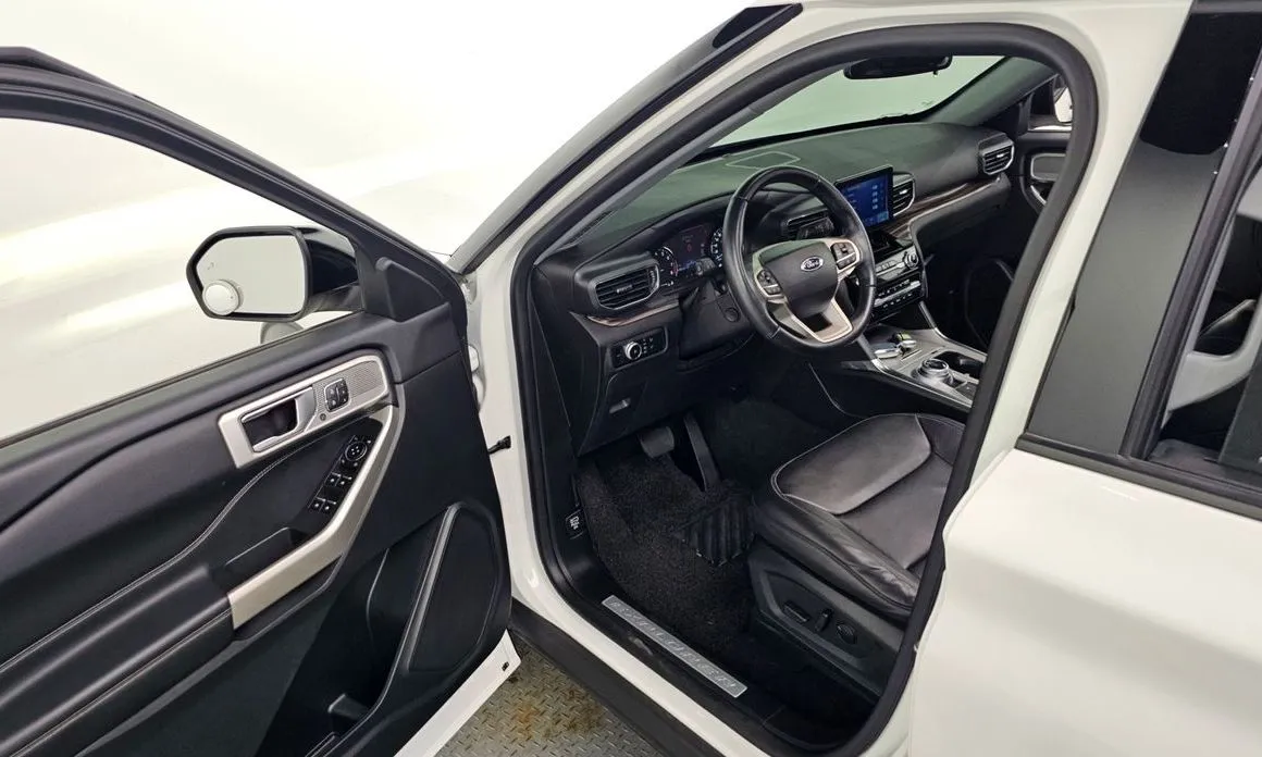 Ford Explorer 2023 из KR, фото 2