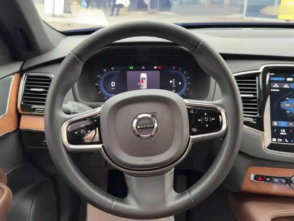 Volvo XC90 — фото 2