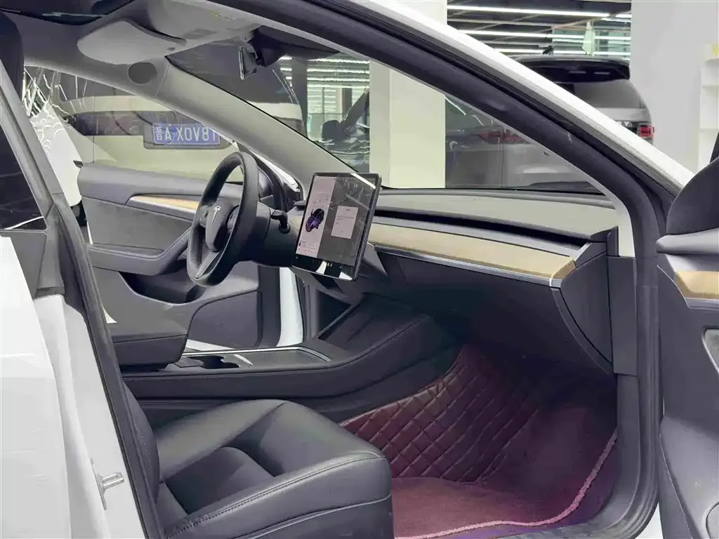 Tesla Model 3 — фото 6