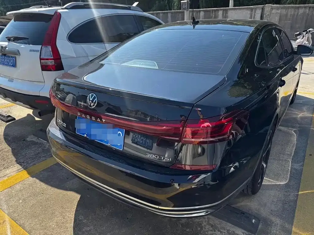 Volkswagen Passat — фото 10