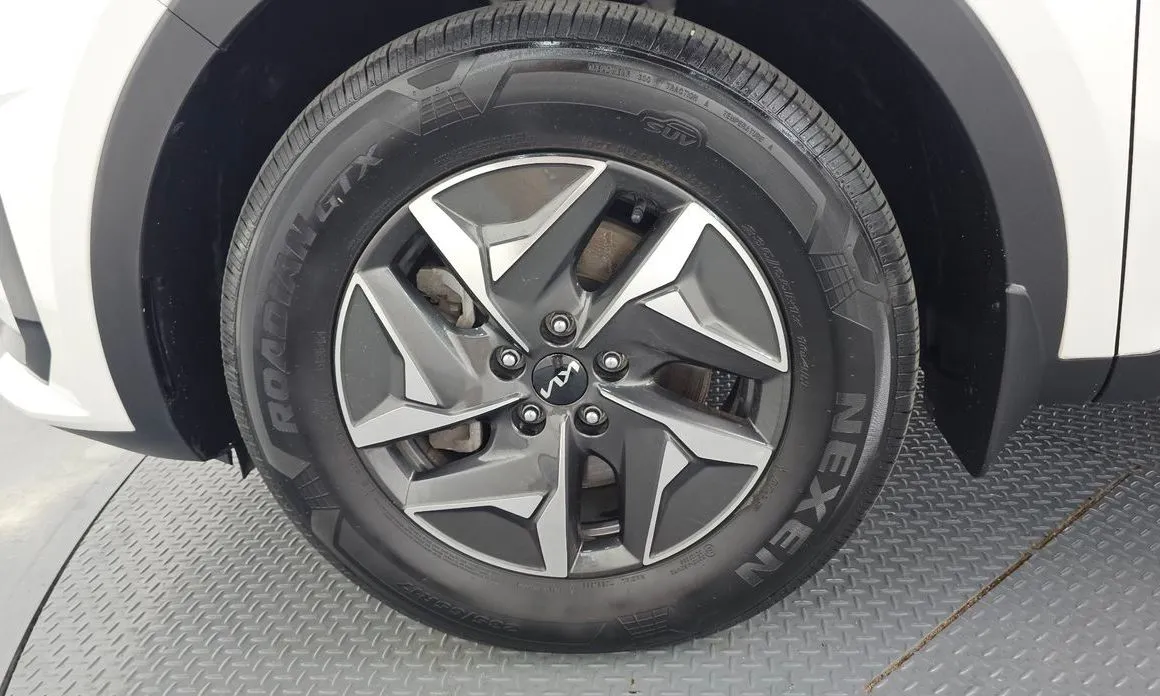 Kia Sorento — фото 9