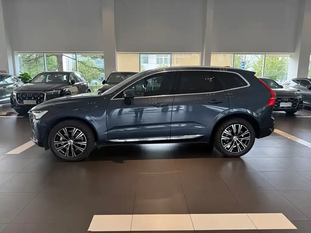 Volvo XC60 — фото 2
