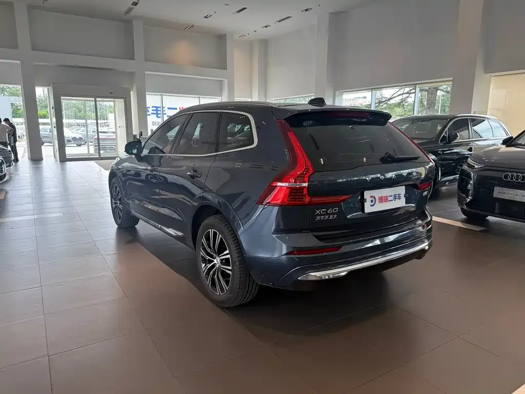 Volvo XC60 — фото 4