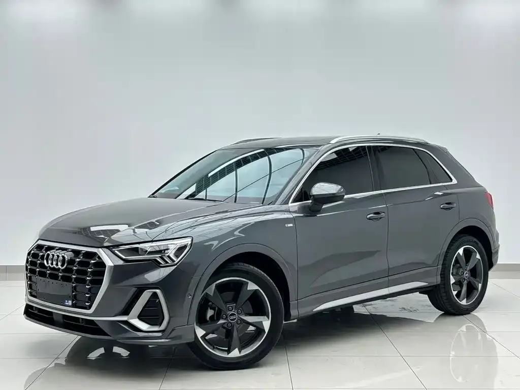 Audi Q3 — фото 1