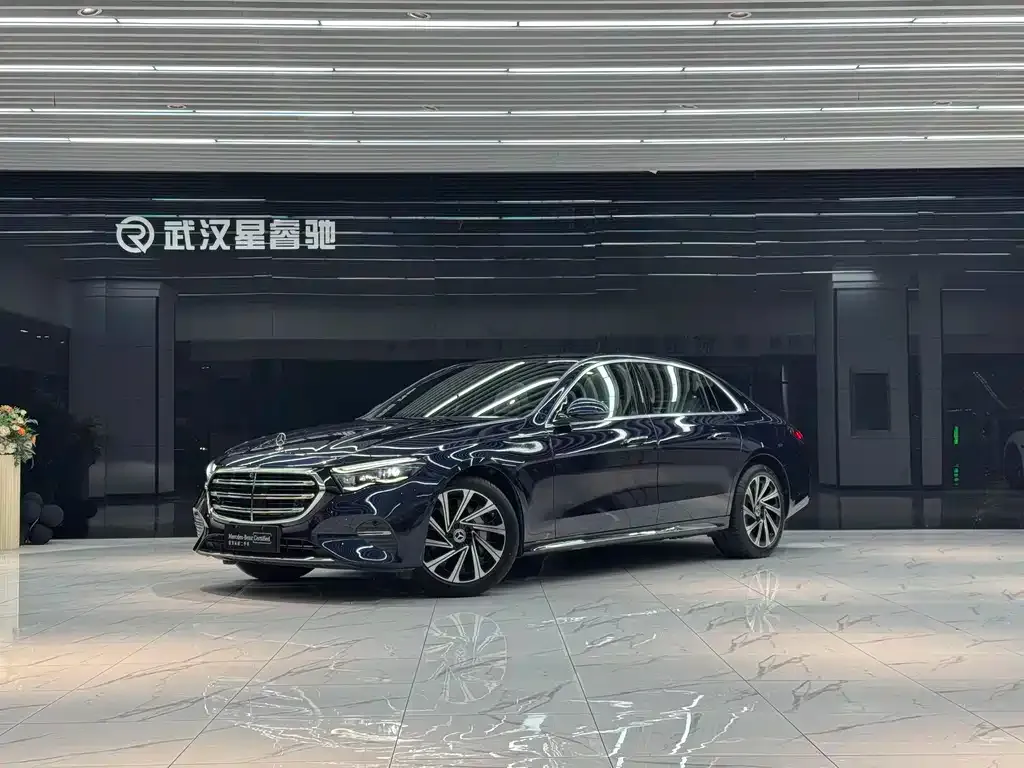 Mercedes-Benz E-Class 300 L Luxury 1