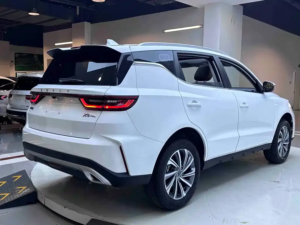 Geely Vision X6 — фото 5