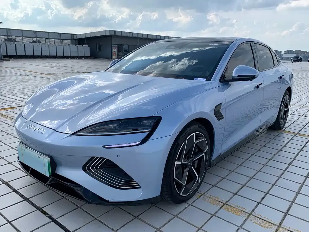 BYD Seal — фото 1