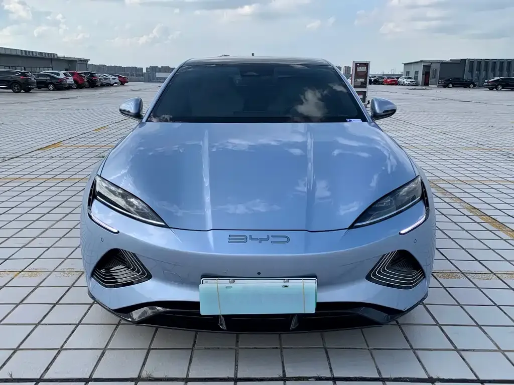 BYD Seal — фото 2