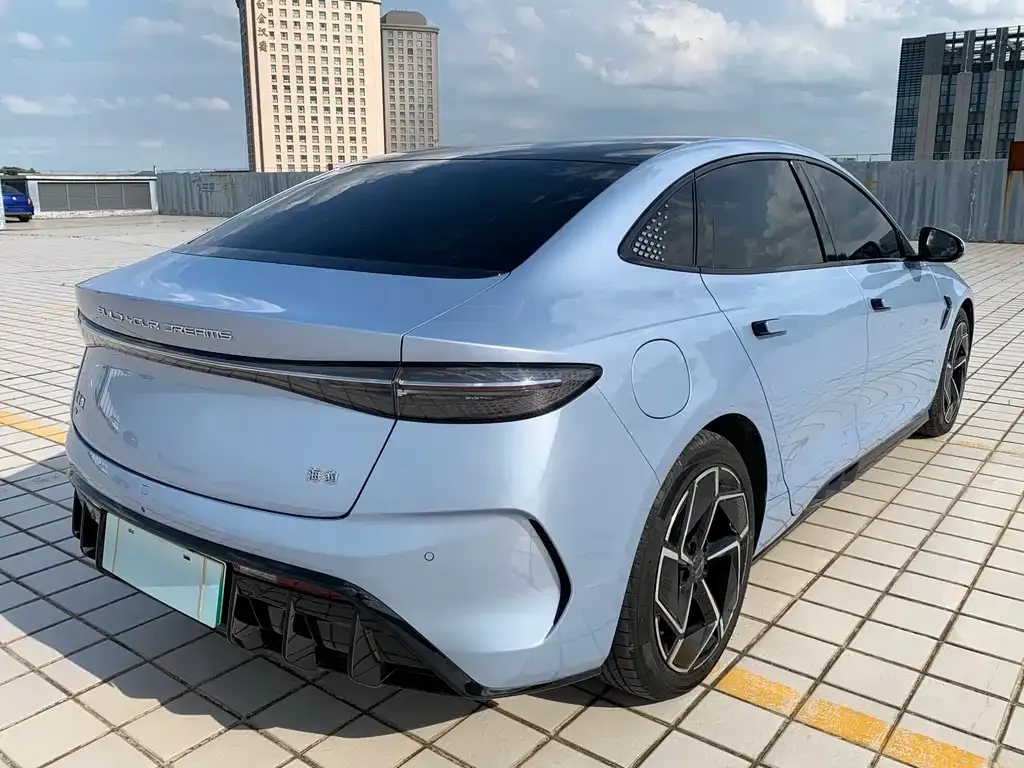 BYD Seal — фото 7