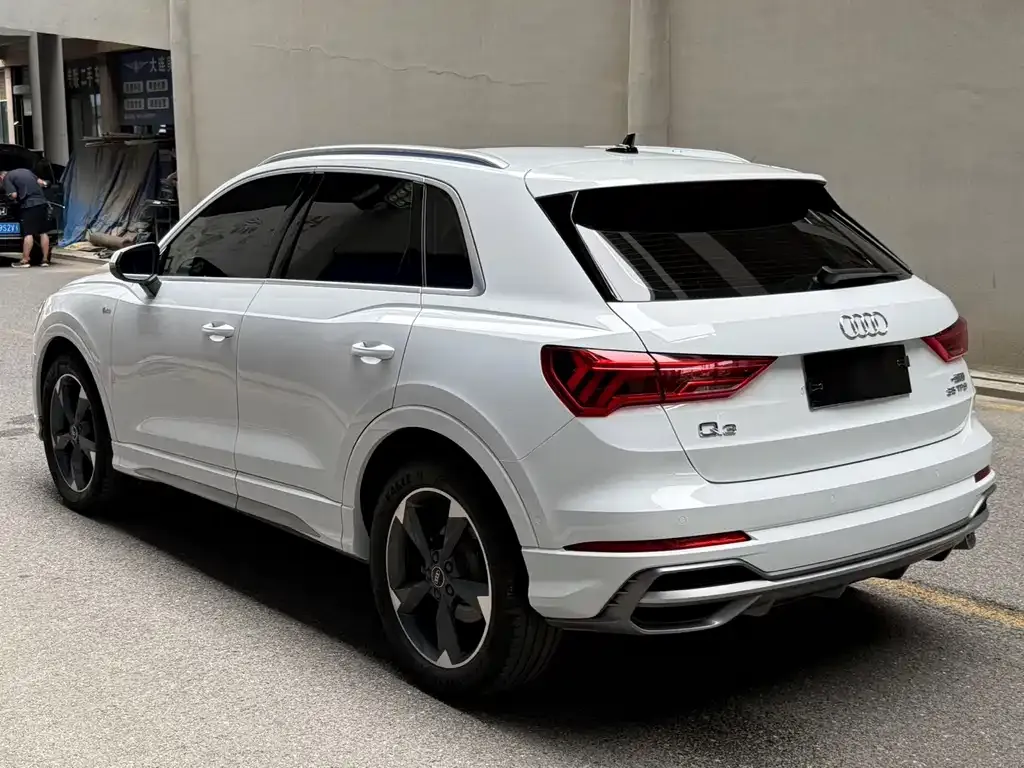 Audi Q3 — фото 9