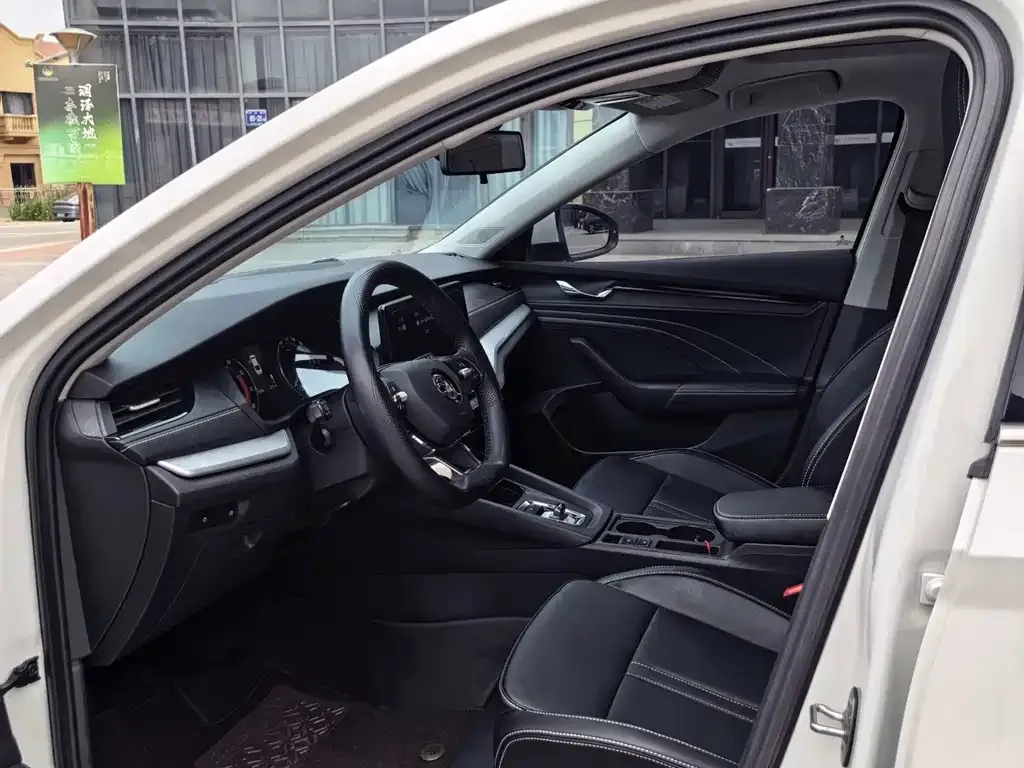 Skoda Octavia — фото 5