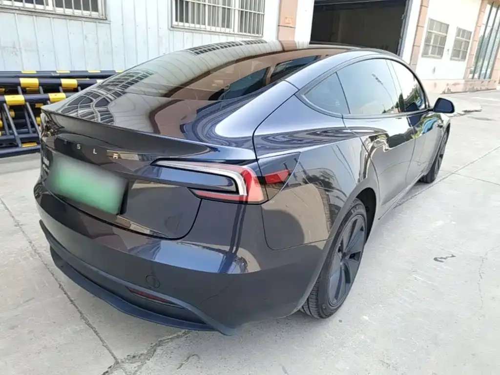 Tesla Model 3 — фото 5