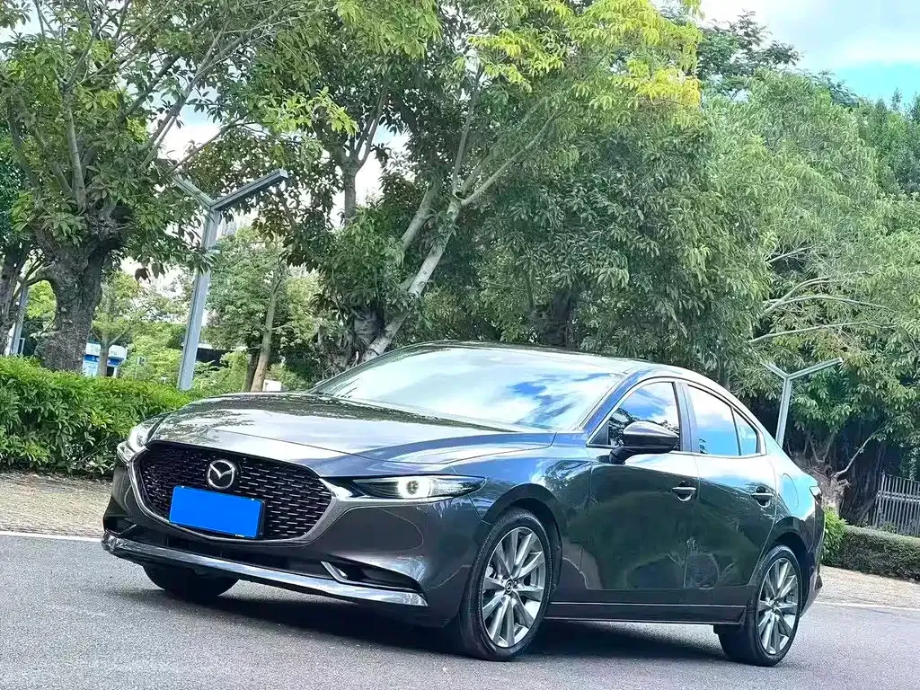 Mazda 3 Axela — фото 1