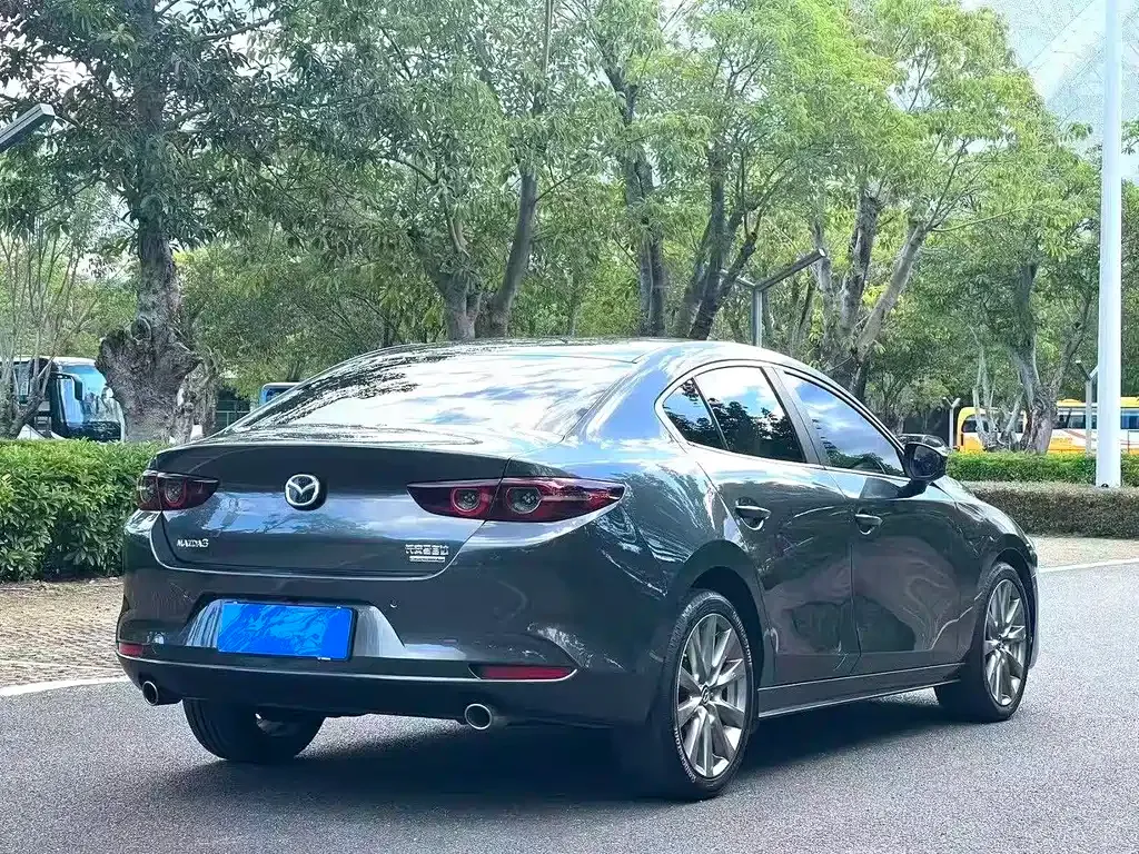 Mazda 3 Axela — фото 7