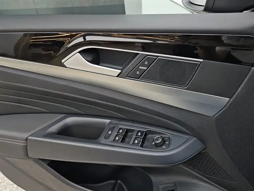 Volkswagen Passat — фото 6