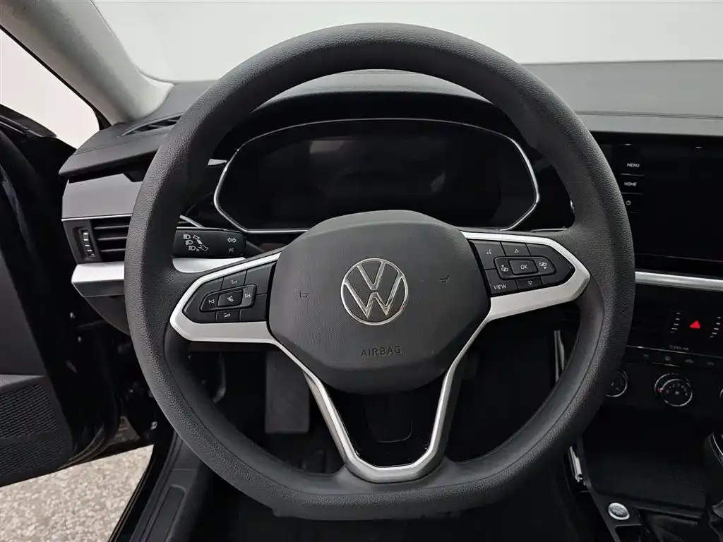 Volkswagen Passat — фото 8