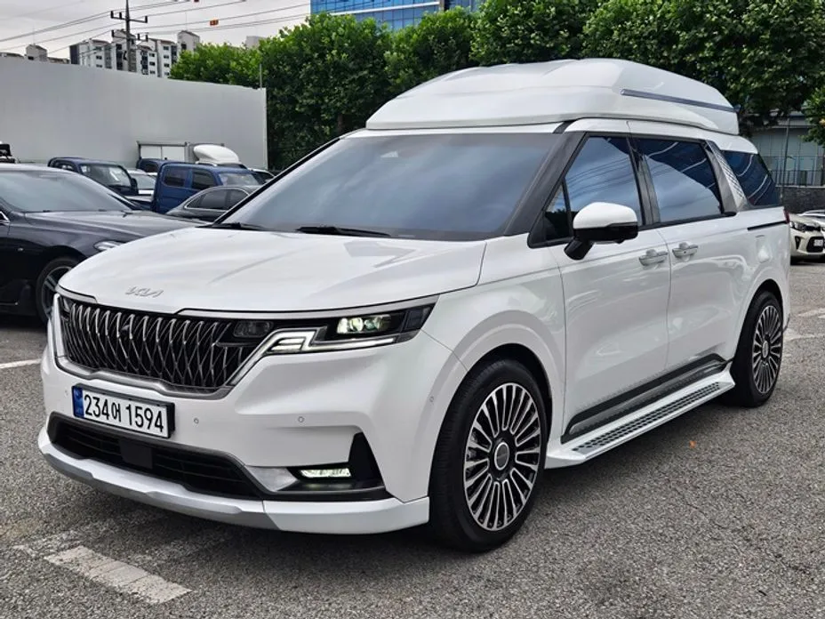 Kia Carnival — фото 1