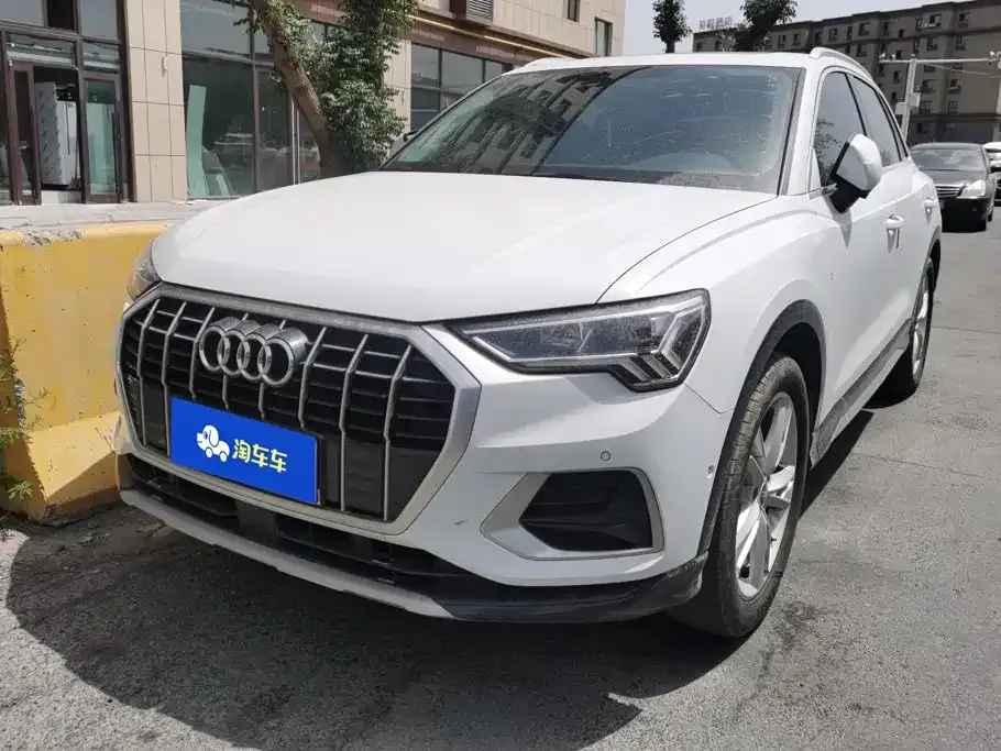 Audi Q3 — фото 1