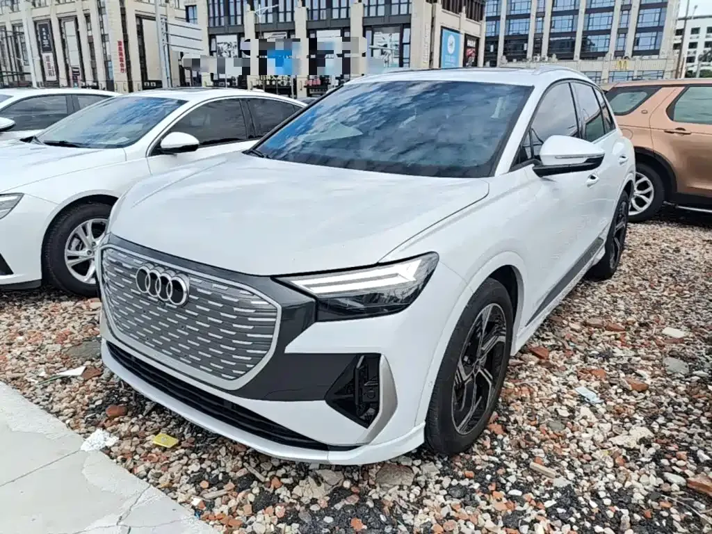 Audi Q4 e-tron — фото 6
