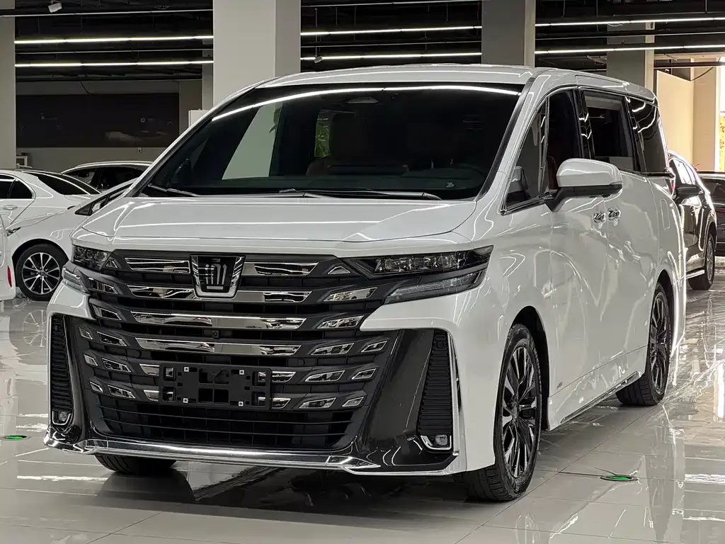 Toyota Vellfire — фото 1