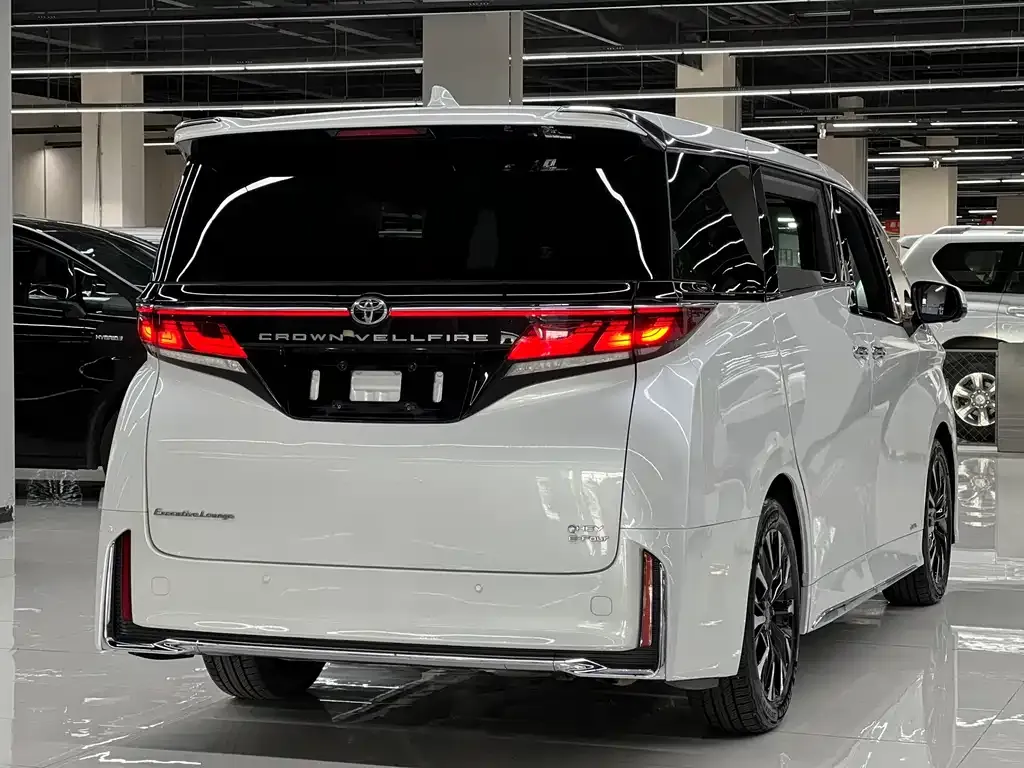 Toyota Vellfire — фото 7