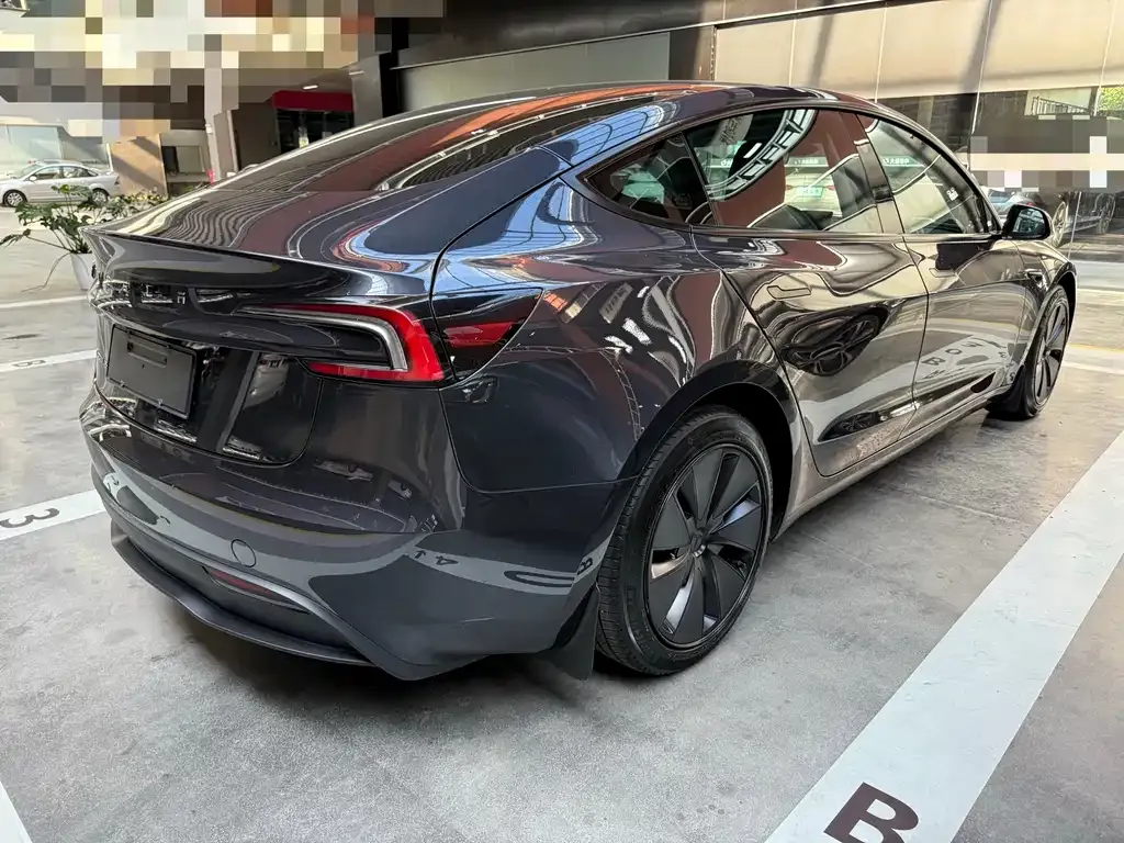Tesla Model 3 — фото 5