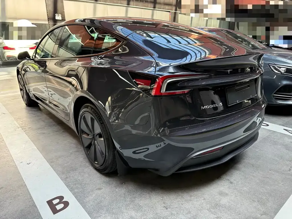 Tesla Model 3 — фото 2