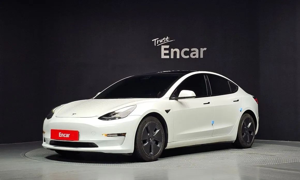 Tesla Model 3 — фото 1